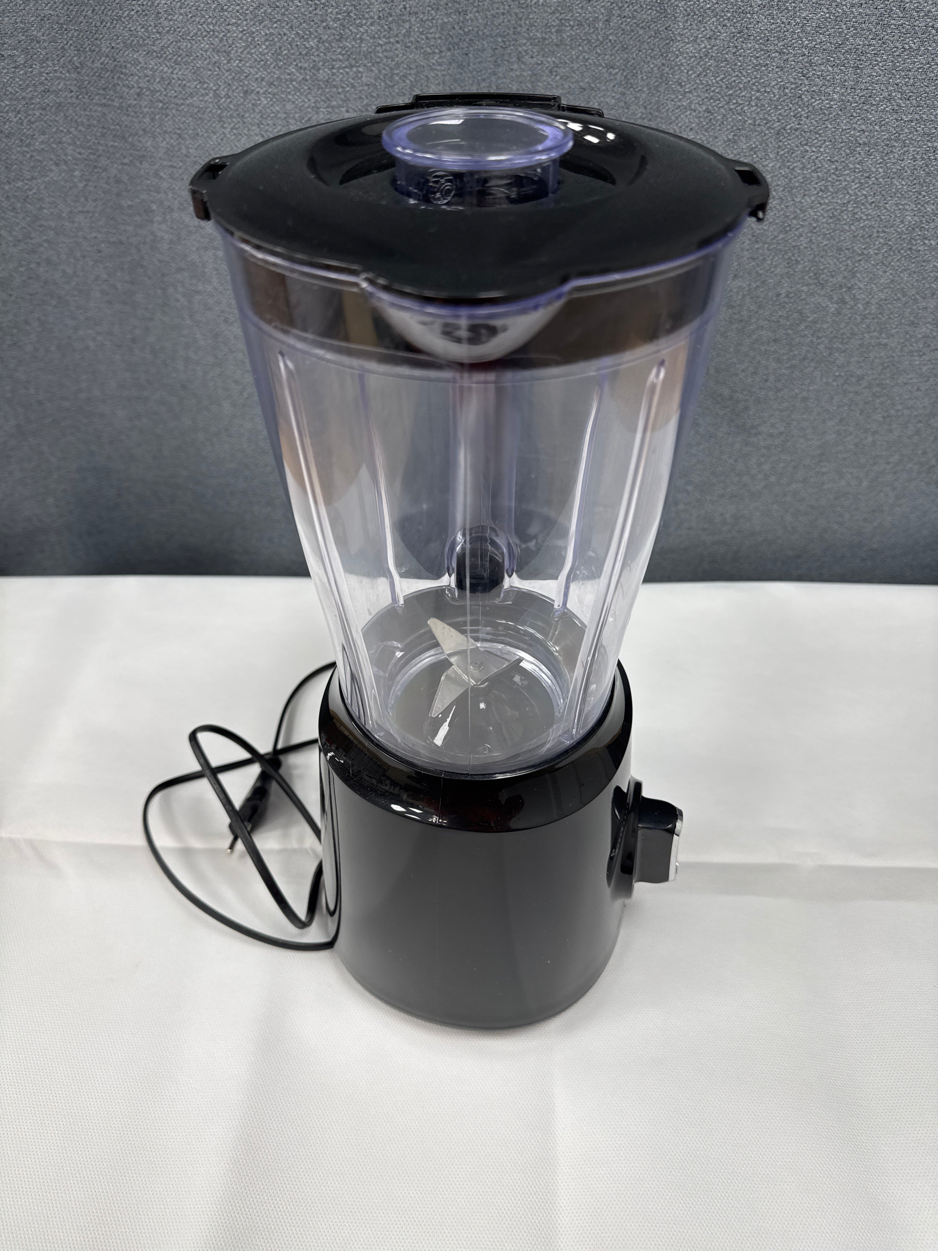 Blenderis Emerio BL-124816