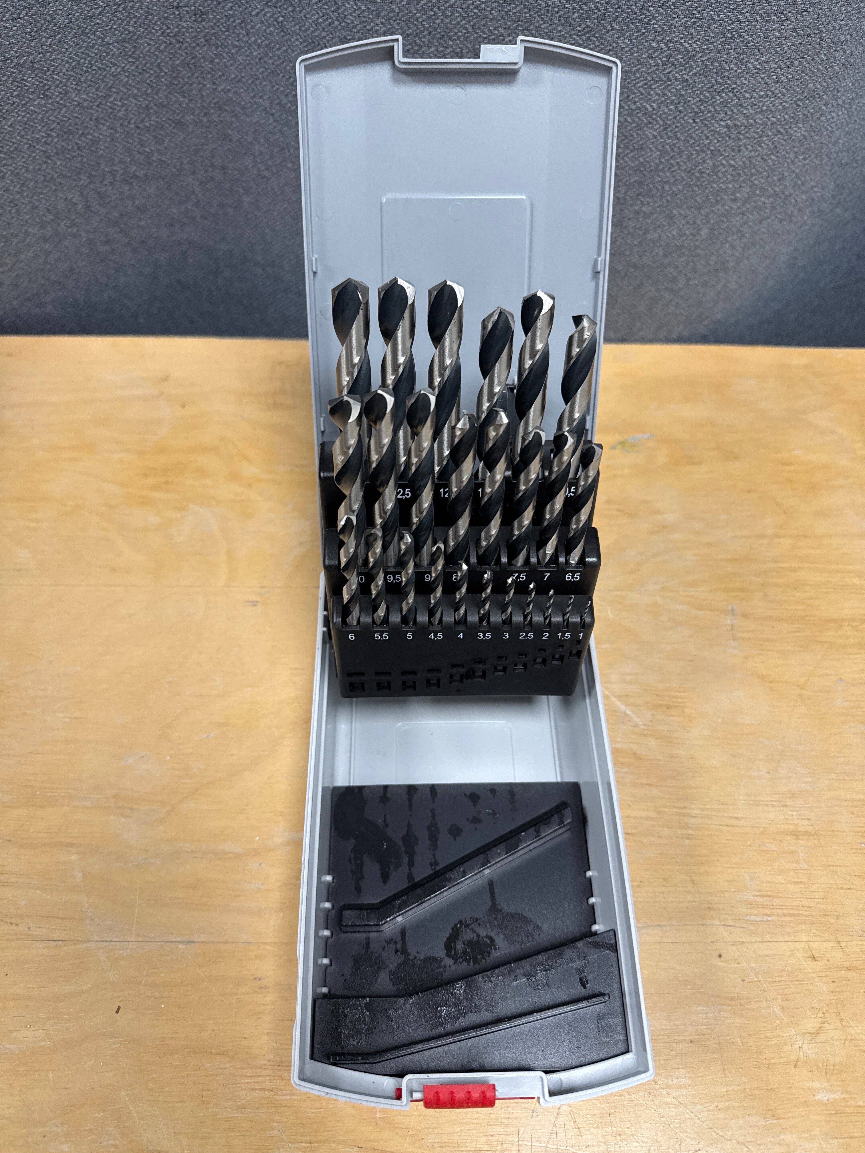 Urbju komplekts Bosch Bosch Professional Pro Box 25 tlg. HSS PointTeQ, 1,0R